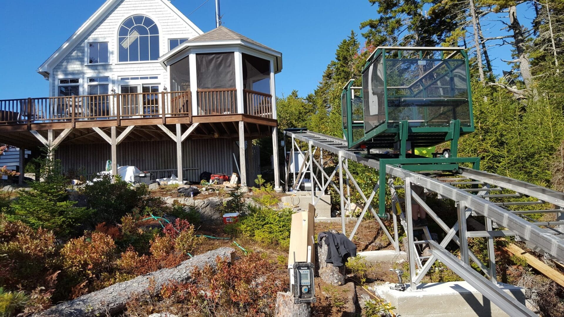 Outdoor elevator with self leveling system during installation