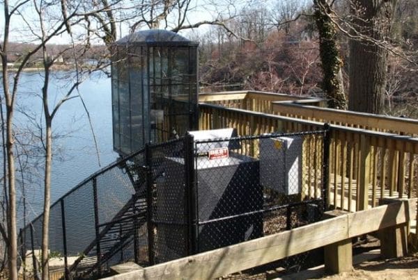 Wheelchair accessible Hill Hiker Elevator Tram / Funicular Lift with fully enclosed car and cable-way fencing down to lake