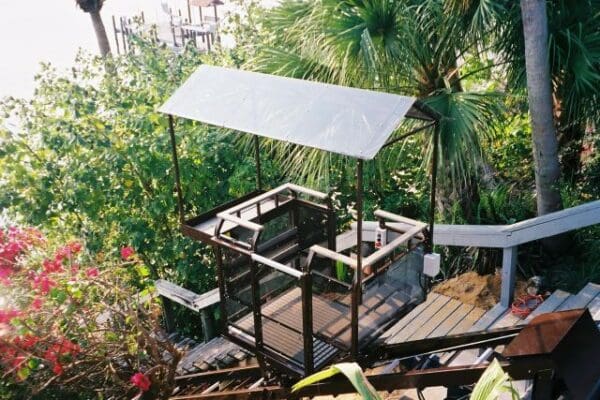 Florida Hillside Elevator Tram & Lift With Roof and Cooler Carrier Options